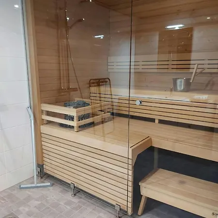 Spacious For 5 With Sauna * Oulu